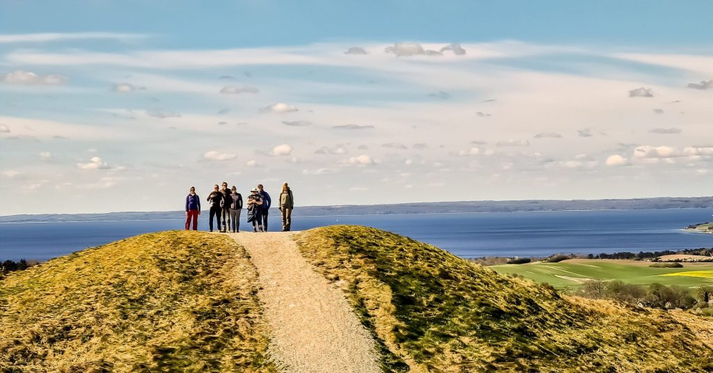Deltagere på trehøje - guidet tur